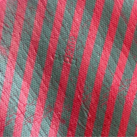 Vintage Gucci Duffle with a zip up bag inside - Picture 5 of 17